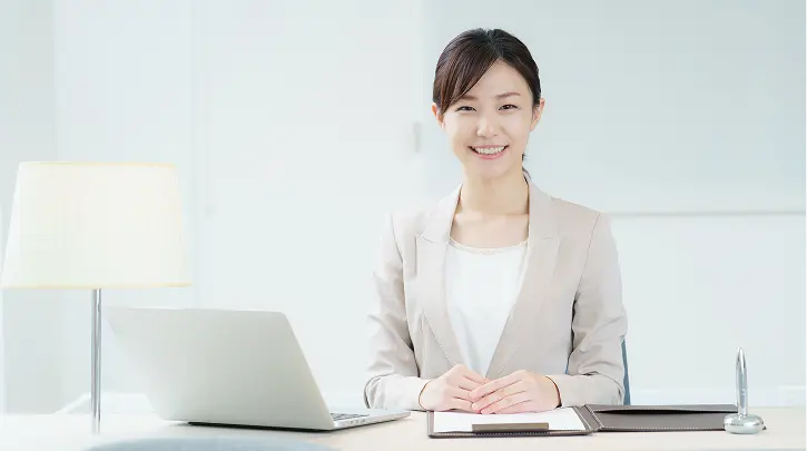 女性コンシェルジュの写真